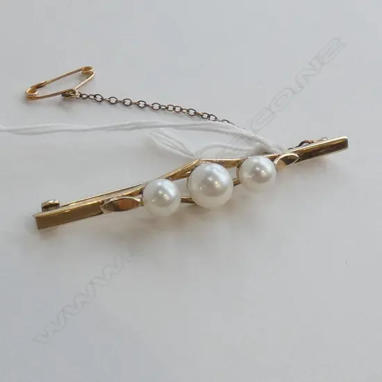 	VINTAGE 9CT GOLD & 3 PEARL BAR BROOCH 5.95GMS