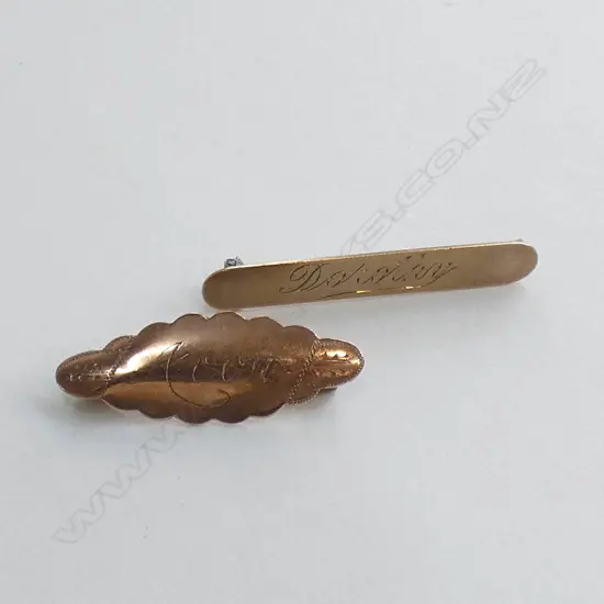 2 EARLY 20thC 9CT GOLD NAMED BROOCHES