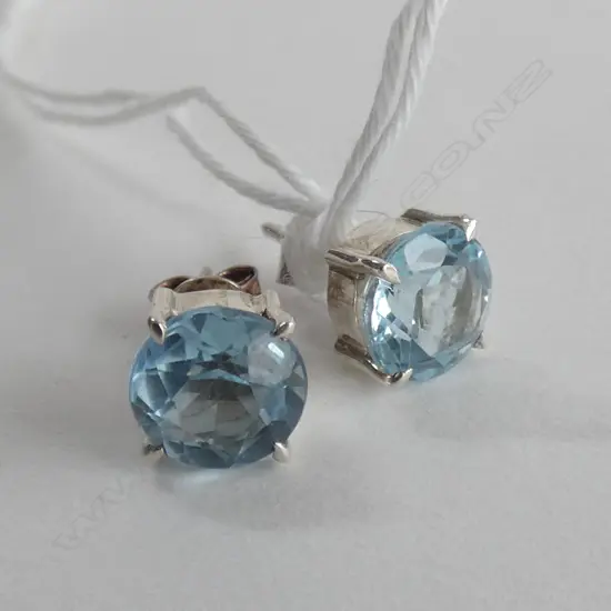PR SILVER & BLUE TOPAZ STUD EARRINGS