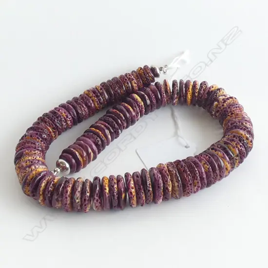 SPINEY OYSTER SHELL NECKLACE