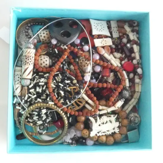 BOX LOT ASST COSTUME JEWELLERY 