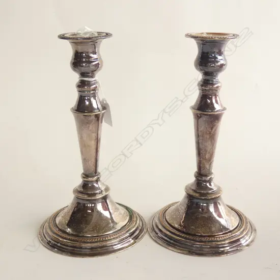 PR EARLY 20THC S/PLATE COLUMN CANDLESTICKS H.255mm