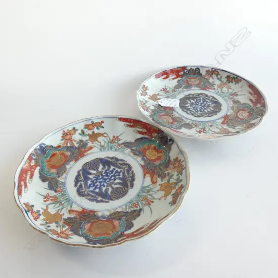 2 OLD IMARI SHALLOW DISHES, DECORATED WITH RABBITS, 'FU KI CHO SHUN' MARK 