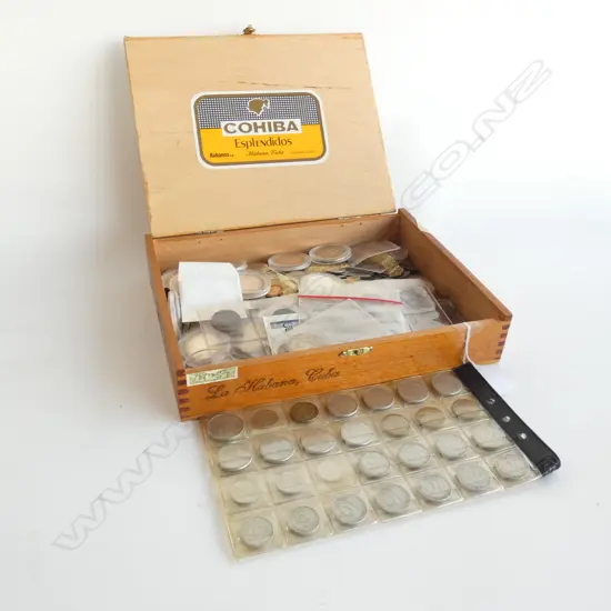 BOX OLDER WORLD COINAGE c1960'S 5 DEUTSCHEMARK COINS ETC