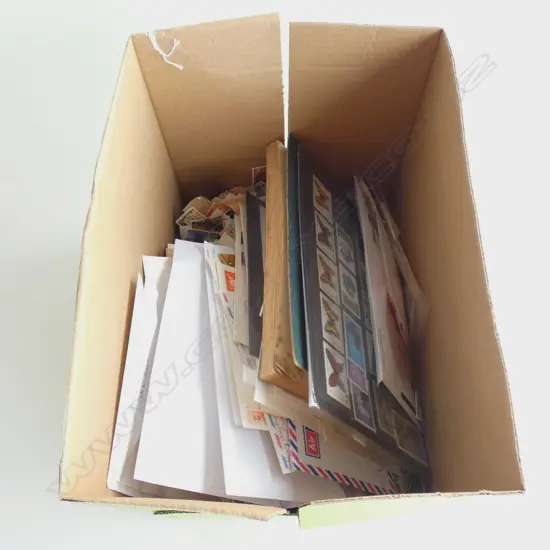 BOX ASST STAMPS NZ LOOSE & VARIOUS WORLD IN PACKETS.