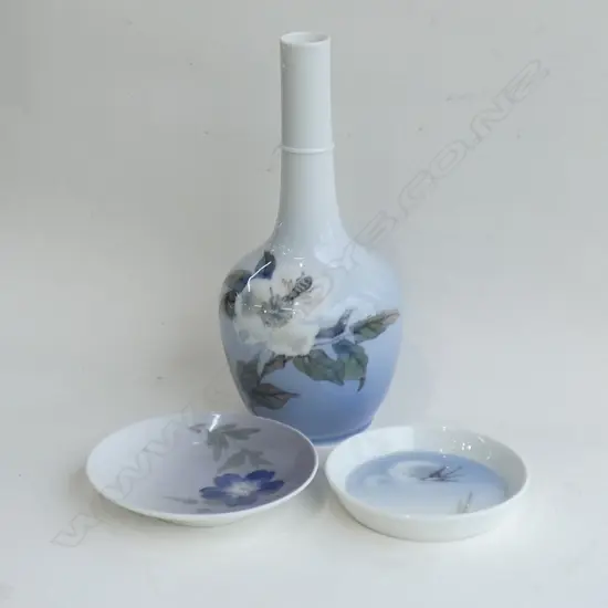 ROYAL COPENHAGEN VASE + 2 DISHES