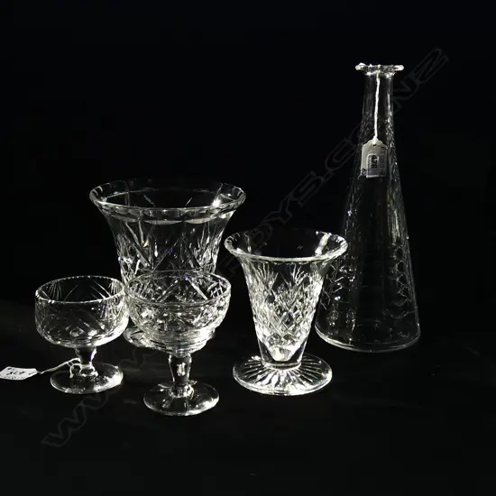 5 PCS CRYSTAL INCL WEBB CRYSTAL VASE