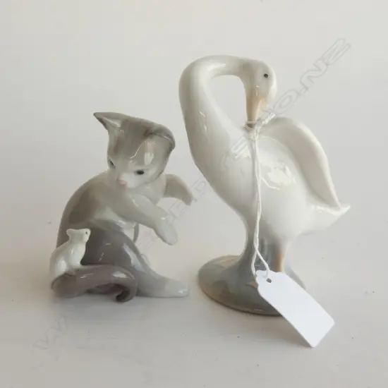 2 LLADRO FIGURINES; CAT & MOUSE (H95MM) & DUCK (H120MM)