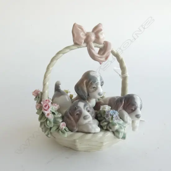 LLADRO FIGURINE 'LITTER OF LOVE PUPPIES' H. 150MM