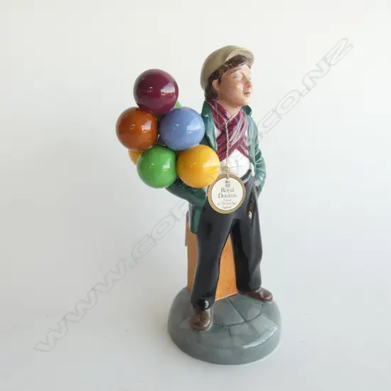 ROYAL DOULTON FIGURINE 'BALLOON BOY' HN2934  H 205MM