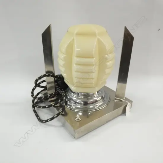 DECO LAMP ON SQUARE BASE 200mm, WORKING 