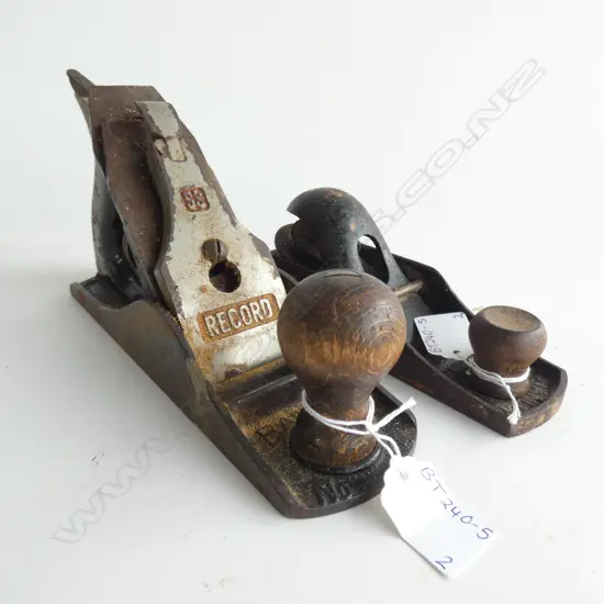 2 OLD PLANES; 1 RECORD #4 & 1 STANLEY #180 BLOCK PLANE