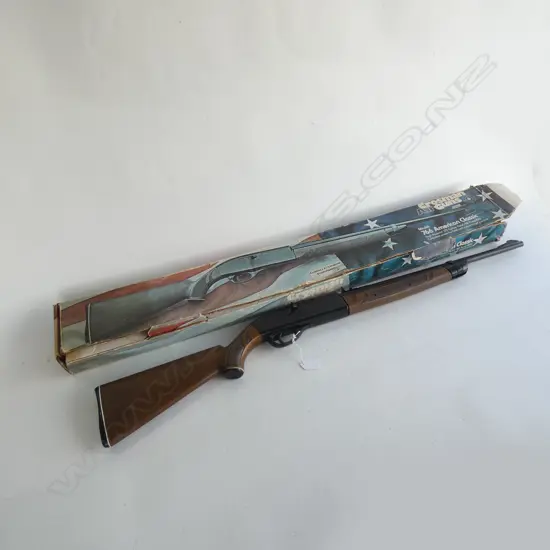 CROSSMAN .177CAL AIR RIFLE. MODEL 766 'AMERICAN CLASSIC' BOXED R18