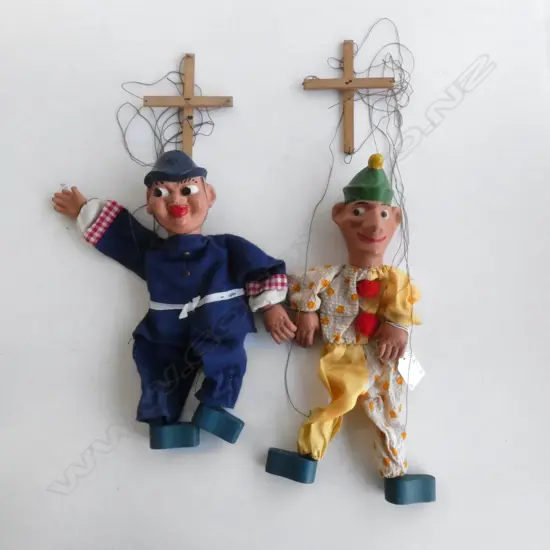 VINTAGE PUNCH AND POLICEMAN STRING PUPPETS C1950'S  H 310MM