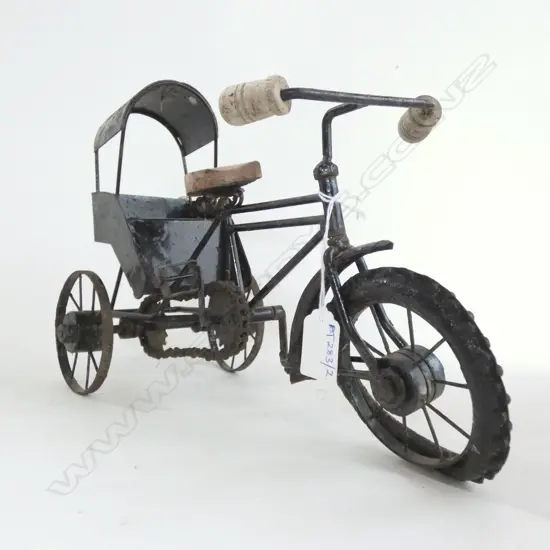 METAL TRICYCLE MODEL L.320mm