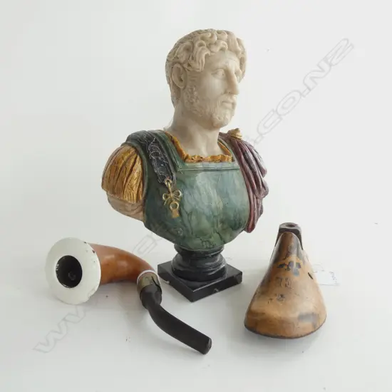 CALABASH TOBACCO PIPE / CHILDS SHOE LAST & RESIN BUST ROMAN EMPEROR (H 250MM)