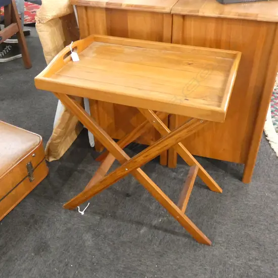 RIMU BUTLERS TRAY ON STAND 625x430mm