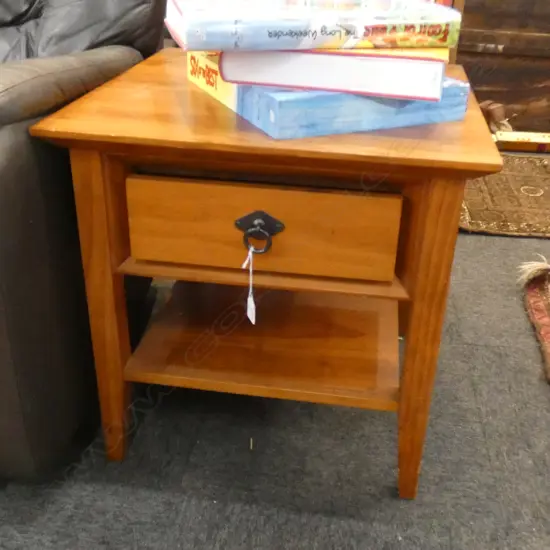 SQUARE RIMU SIDE TABLE 570mm sq