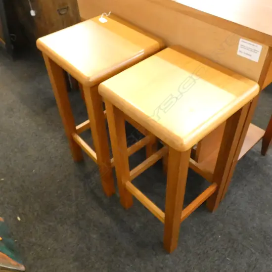PR RIMU KITCHEN STOOLS H.725mm