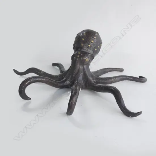 BRONZE OCTOPUS D560