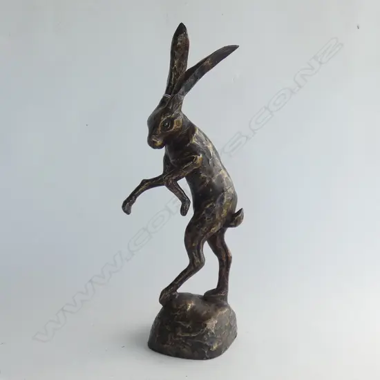 BRONZE SEATED HARE STANDING H430MM 