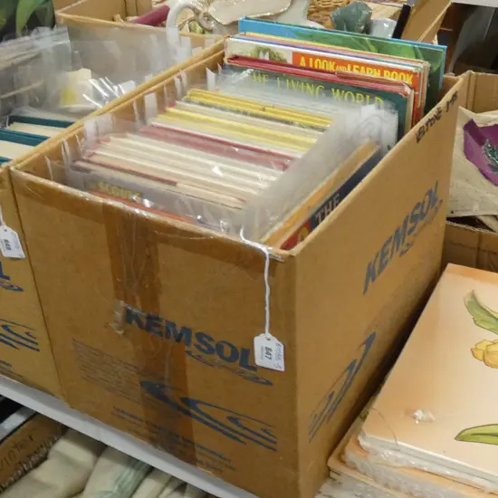 BOX VINTAGE CHILDREN'S BOOKS & ANNUALS