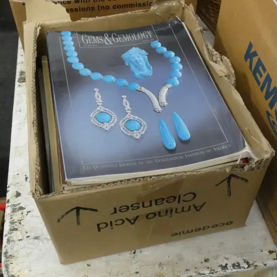 BOX ASST GEMS & GEMOLOGY MAGAZINES 