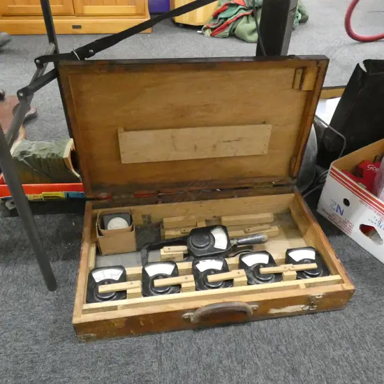 ELECTRICAL AMP READERS IN WOODEN CASE