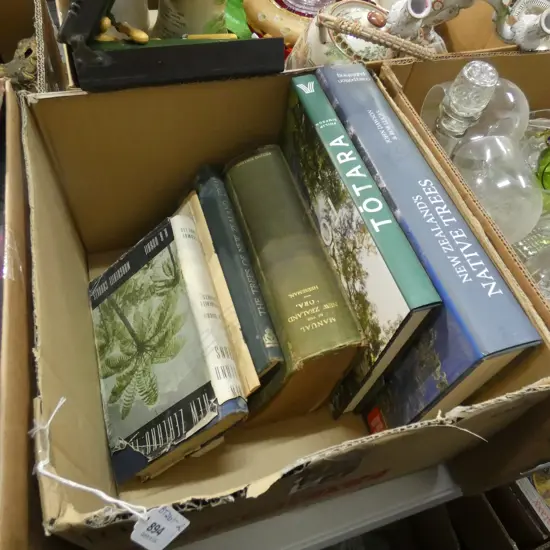 SM BOX BOOKS ON NZ NATIVE TREES 