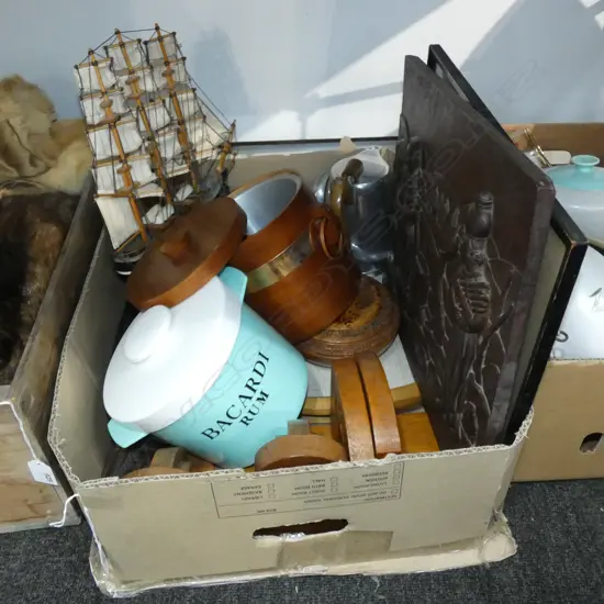 BOX LOT WOODEN ITEMS; BOOK ENDS, MAORI WAKA, ICE BUCKETS ETC