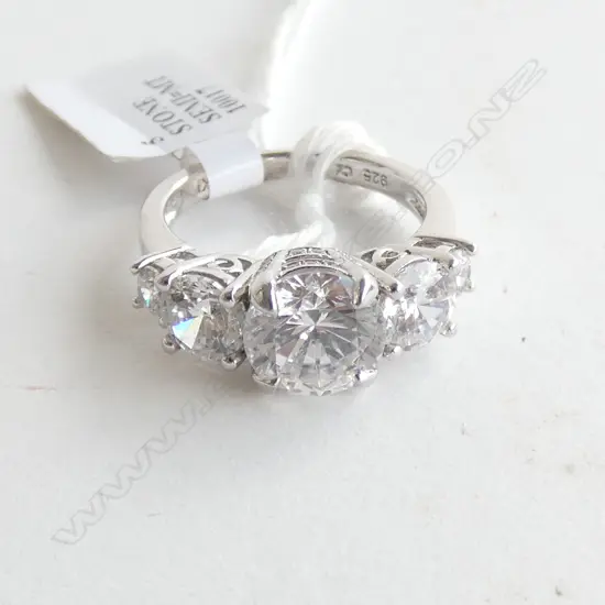 SILVER & GRAD 5 CZ BAND RING