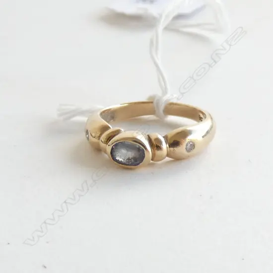 9CT GOLD &  CEYLONESE SAPPHIRE & DIAMOND RING