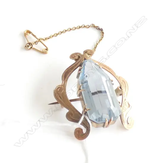 (19544) EDW 9ct LYRE FORM & BLUE STONE BROOCH