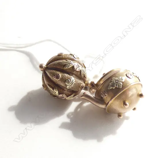 2 9CT w. 18CT WASH CHARMS 11 GRAMS