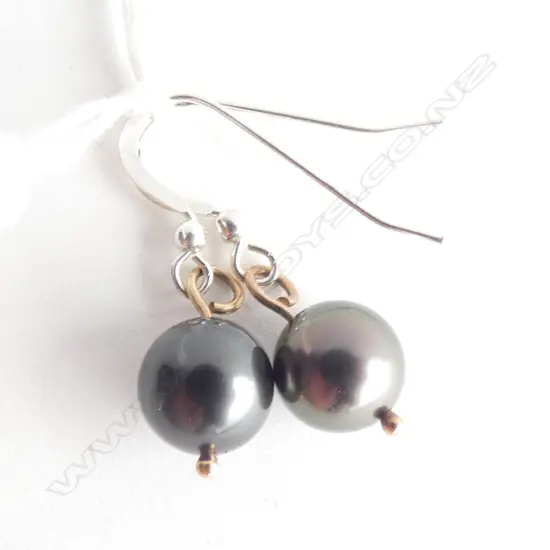PAIR TAHITIAN BLACK PEARL EARRINGS 9CT GOLD RINGS/SILVER HOOKS