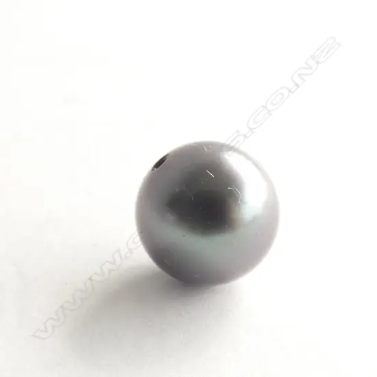 TAHITIAN BLACK PEARL WITH HOLE READY FOR FITTING