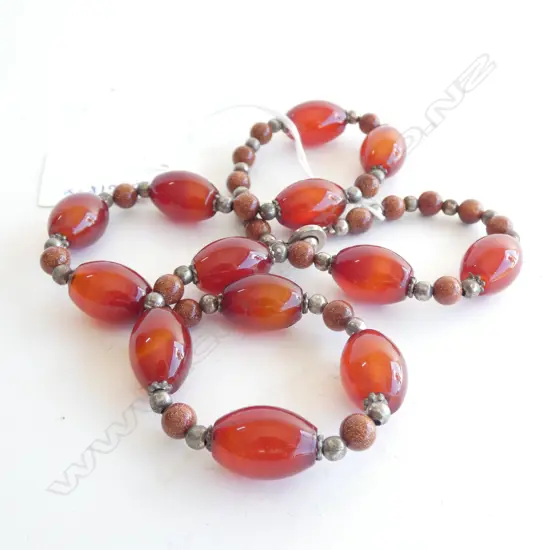 NECKLACE OF AMBER GLASS & ADVENTURINE GLASS BEADS