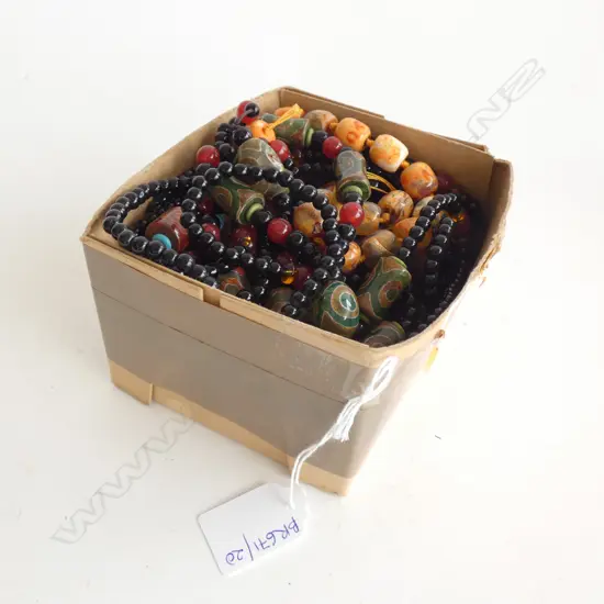 BOX ASST. GLASS NECKLACES 