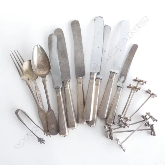 BAG ASST SILVER PLATE CUTLERY & KNIFE RESTS 