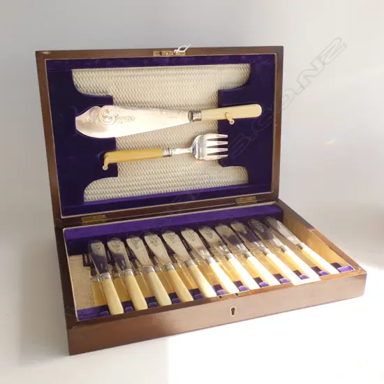 CASED SET VICTORIAN 'BONE' HANDLED FISH SET W.380mm