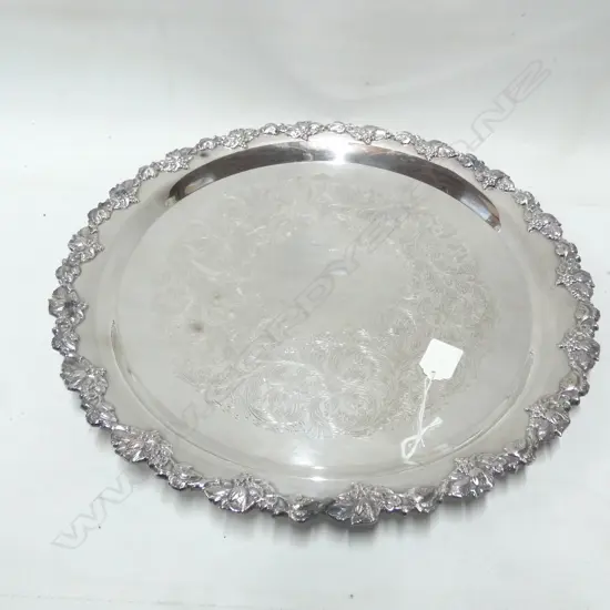 LG ENGRAVED SILVER PLATE TRAY DIA 420MM