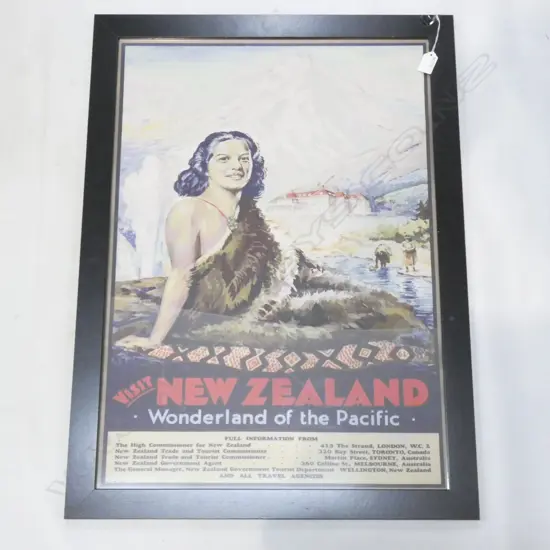 FRAMED POSTER 'VISIT NEW ZEALAND: WONDERLAND OF THE PACIFIC' 690x490mm