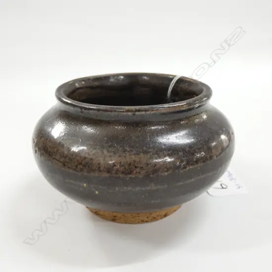 CHINESE PROVINICAL SMALL DARK GLAZE SQUAT VASE, DIA.110mm