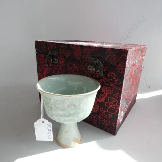 CHINESE ARCHAIC TYPE PEDESTAL CUP CELADON GLAZE H.95MM.