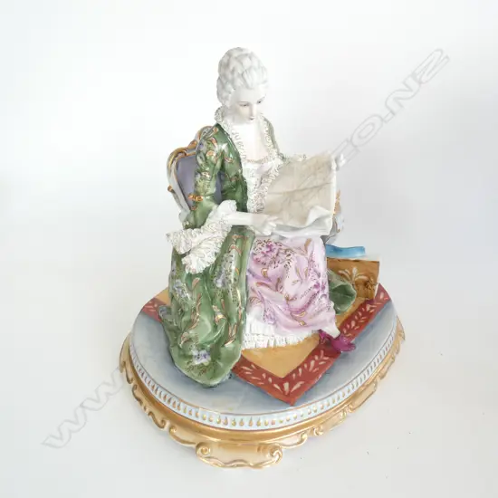 REISHA FINE CHINA DRESDEN STYLE WOMAN READING H.280mm