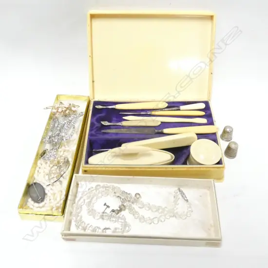 BAG ASST COSTUME JEWELLERY & BAKELITE ASST MANICURE PCS & BOX 