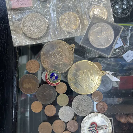 SM BAG ASST OLD COINS & BADGES