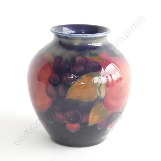 MOORCROFT POMEGRANATE VASE H.100mm
