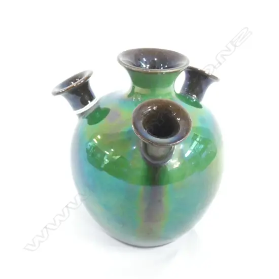 TORQUAY GREEN LUSTRE VASE H.140mm