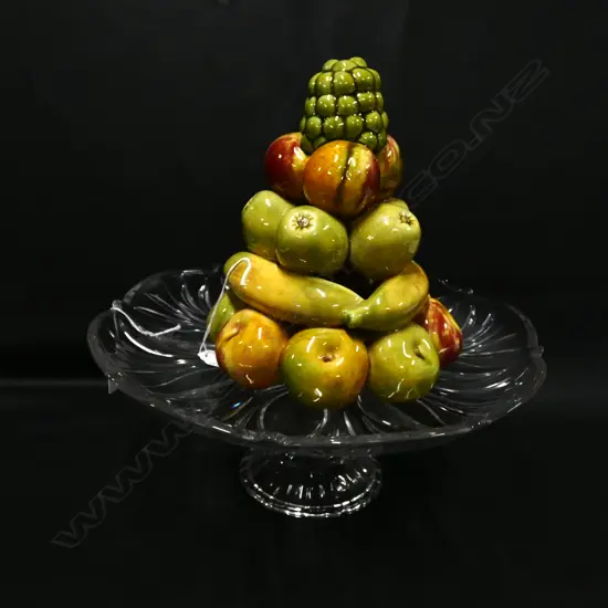 HAND PAINTED PORTUGUESE MAJOLICA TOWER OF FRUIT (H250MM) & LG FOOTED GLASS CAKE PLATE (DIA 350MM) 